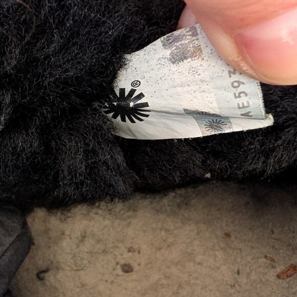 UGG 1116109 Black Classic Ultra Leather Mini Ankle Boots, size 8 - Picture 6 of 7